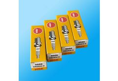 4 x Candela di accensione NGK CR8EH-9